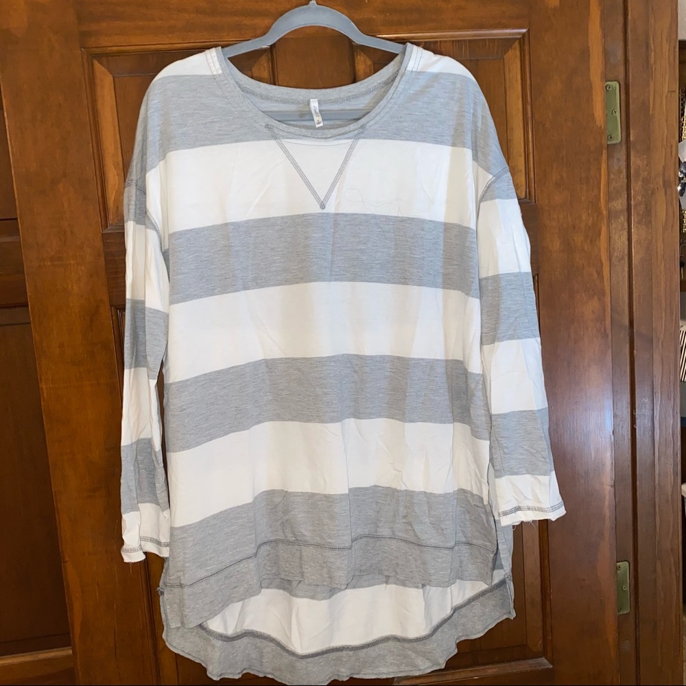 Women’s Z Supply Sweatshirt